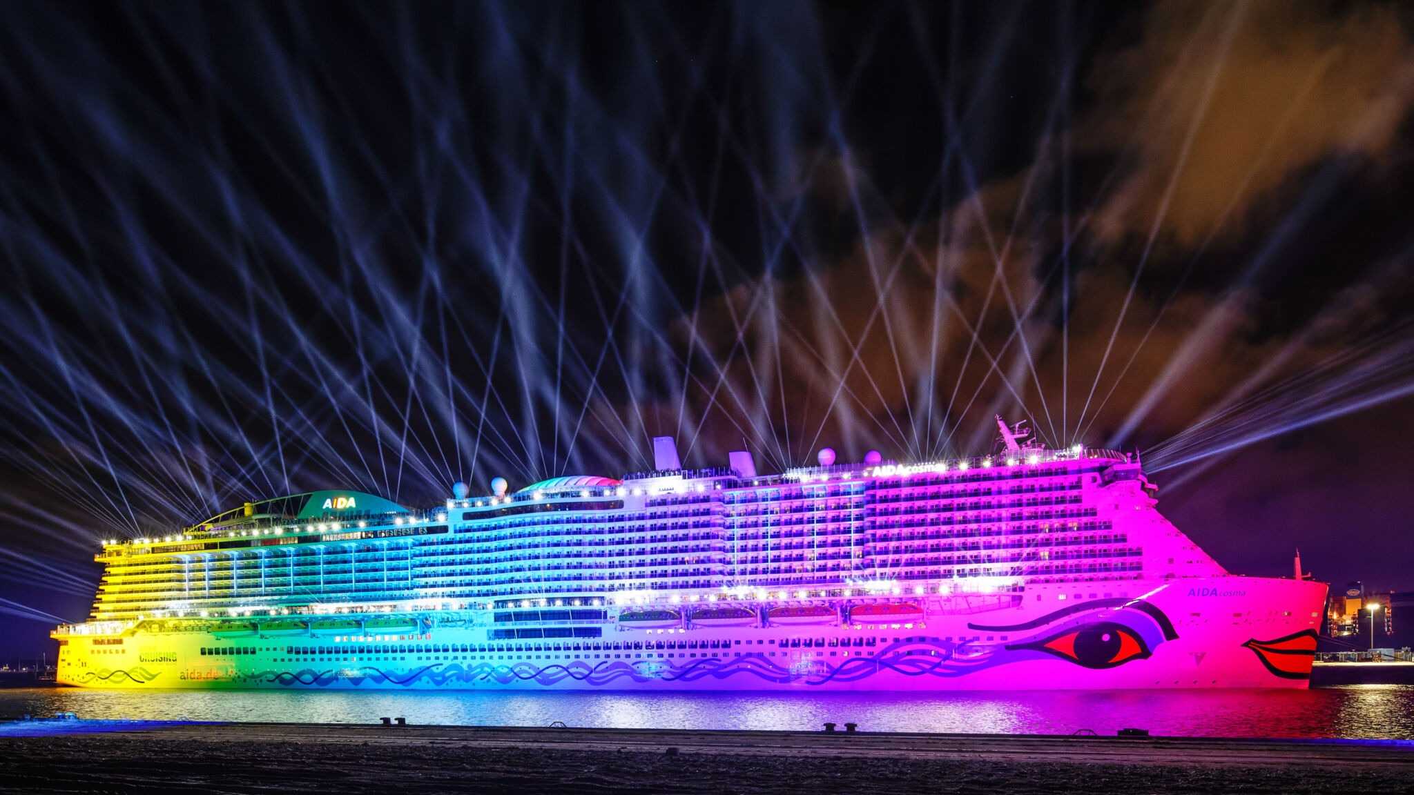 AIDAcosma Christening — 3